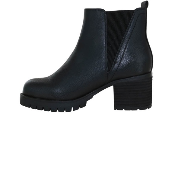 MIA Chelsea Boot - Picture 2 of 4
